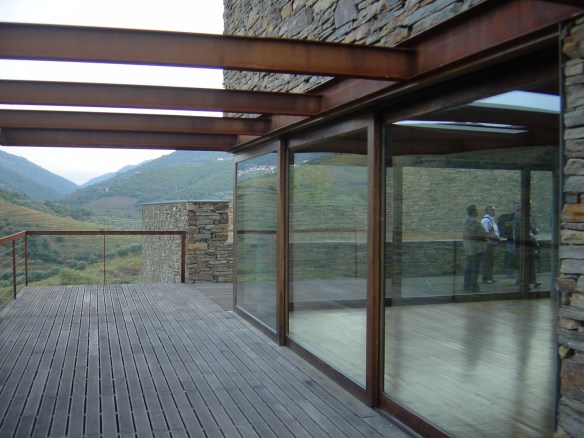 outside of Niepoort/Napoles