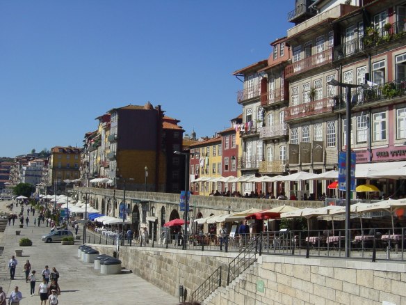 view of the Ribera quarter in Porto